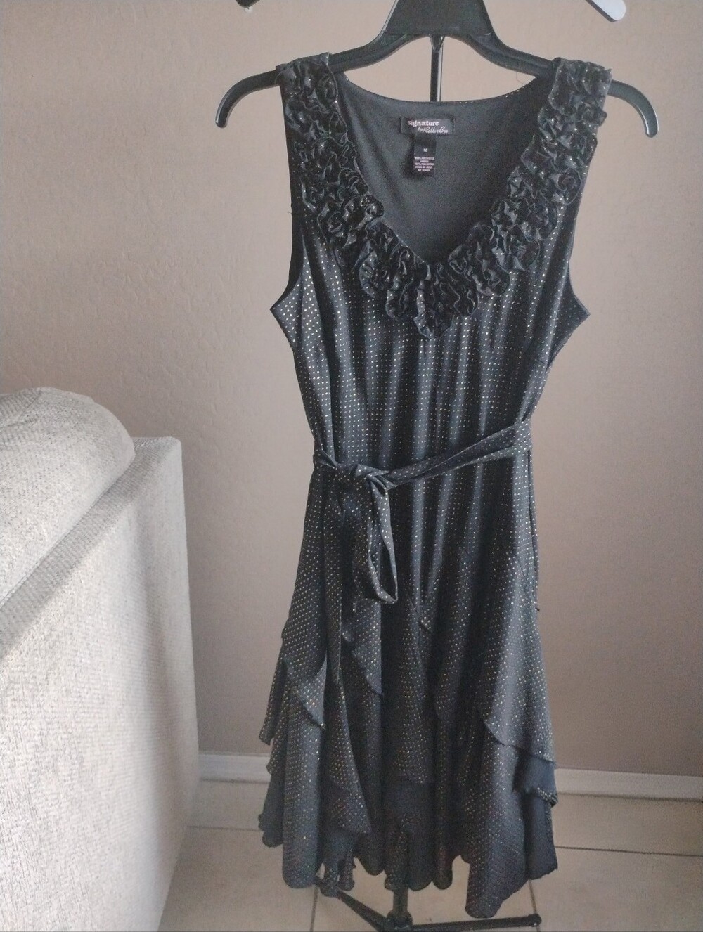 Signature By Robbie Bee Women's Size 12 Black And Gold Sleeveless Midi Dress